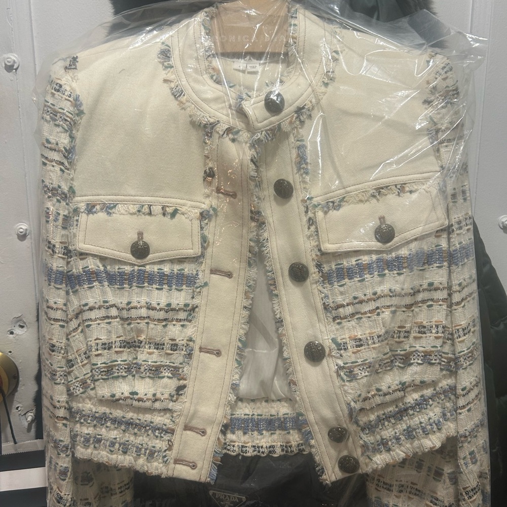 Chic Cream Tweed Jacket